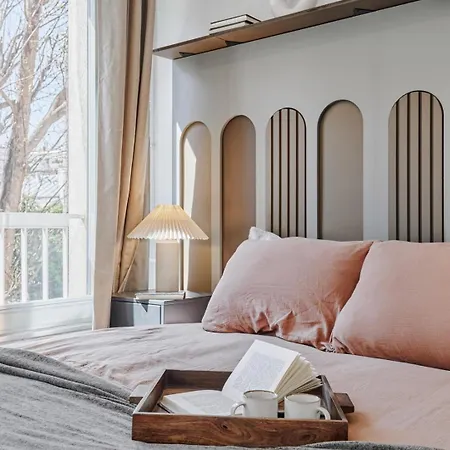 Sahil - 2 A Trocadero Paris